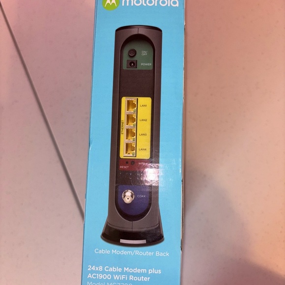 Motorola Black Modem-Router Combo with AC1900 WiFi - Picture 3 of 10